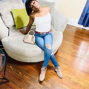 Meet your Posher, Denise